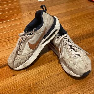 Nike Shoes Size 4.5Y